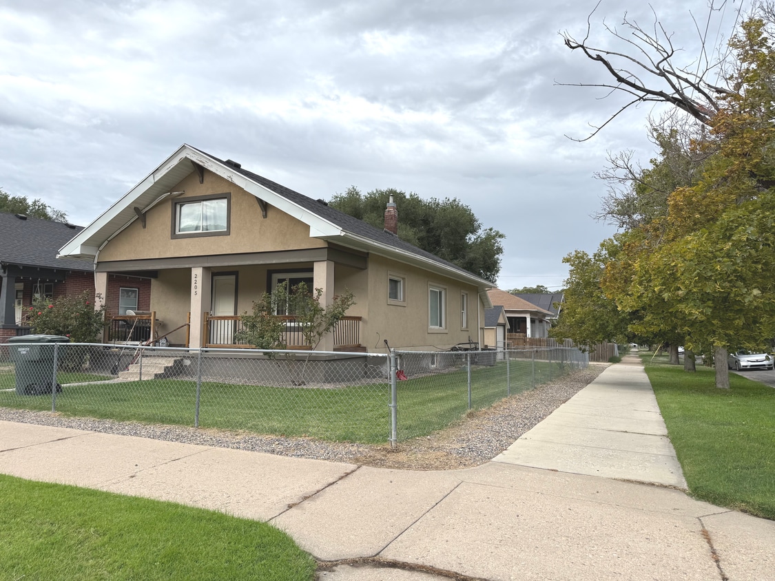 Primary Photo - 2205 Quincy Ave