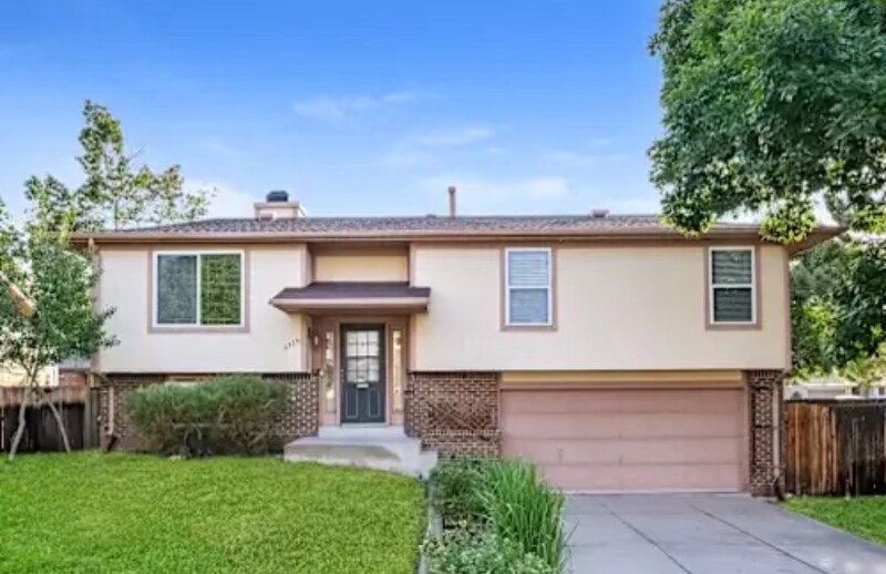 Foto principal - 8458 S Ellis St