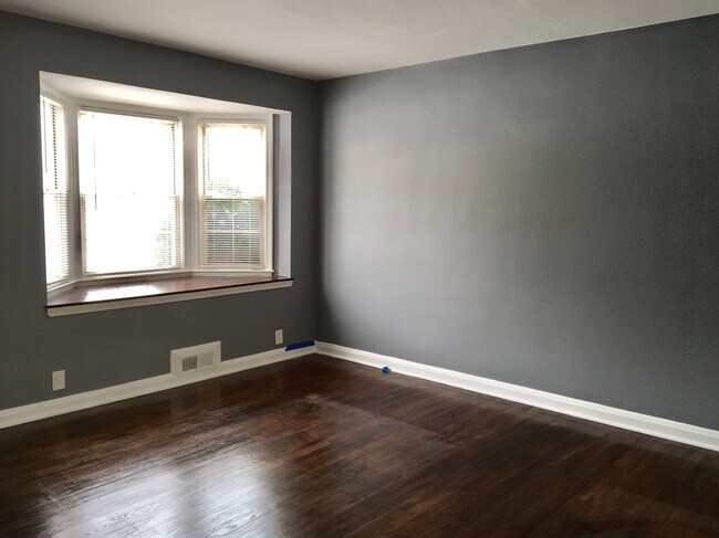 Building Photo - Charming 3 Bedroom Townhome in Loch Raven!