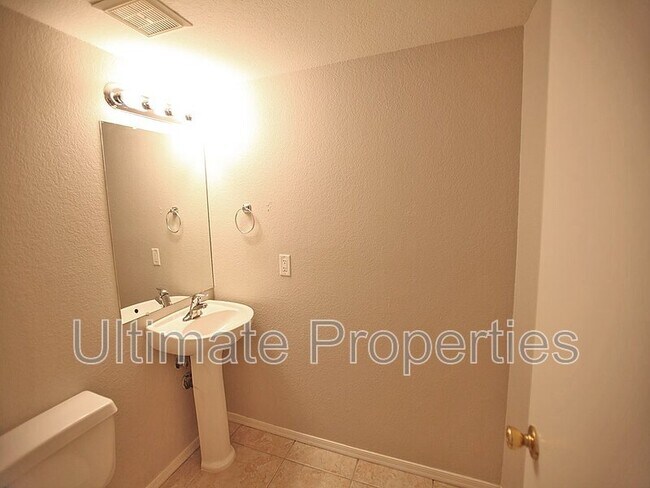 Foto del edificio - 5911 W Shangri La Rd