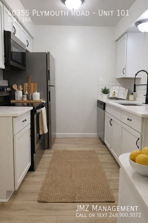 Building Photo - 40355 Plymouth Rd