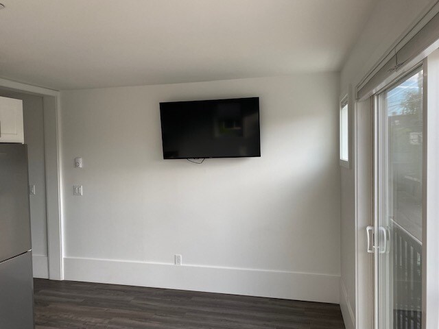 family room and kitchen - 2331 Boylston Ave E