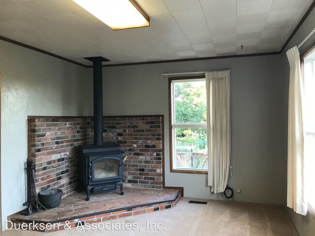 Building Photo - 4 br, 1.5 bath House - 6450 SW West Hills Rd