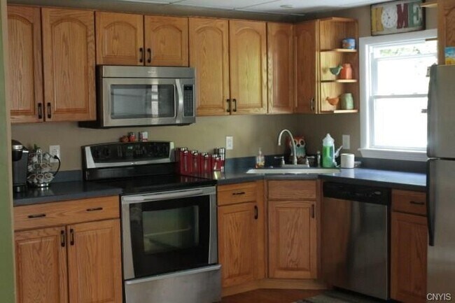 Foto del edificio - 375 Pawling St