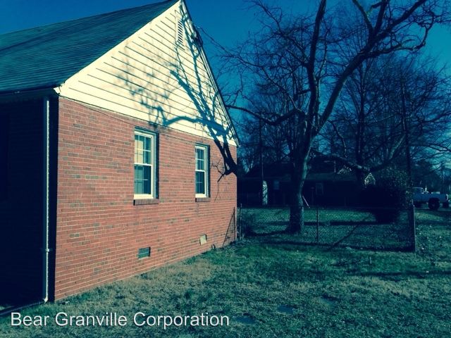 Building Photo - 2401 Granville Ave