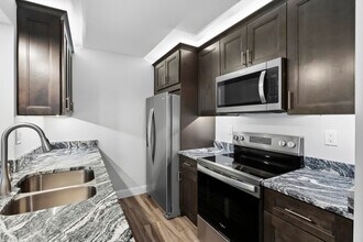 Building Photo - 2518 SE Anchorage Cove