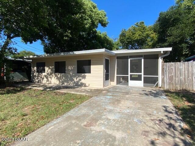 Foto principal - 2609 Anastasia Dr