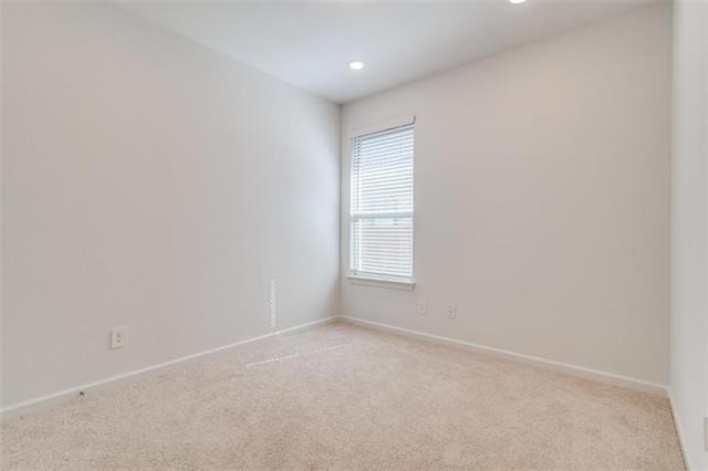 Building Photo - 2050 Clearwater Way