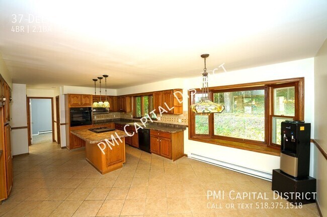 Foto del edificio - Stunning, Spacious 4BD/2.5BA House w/ Atta...