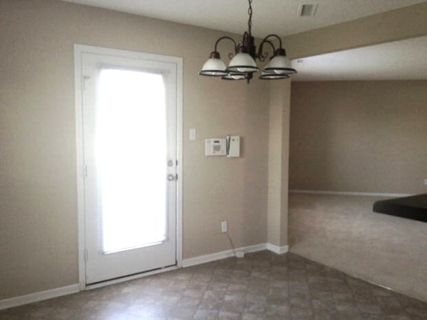 Building Photo - 608 Waterford Way