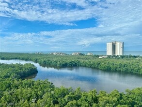 Building Photo - 8990 Bay Colony Dr