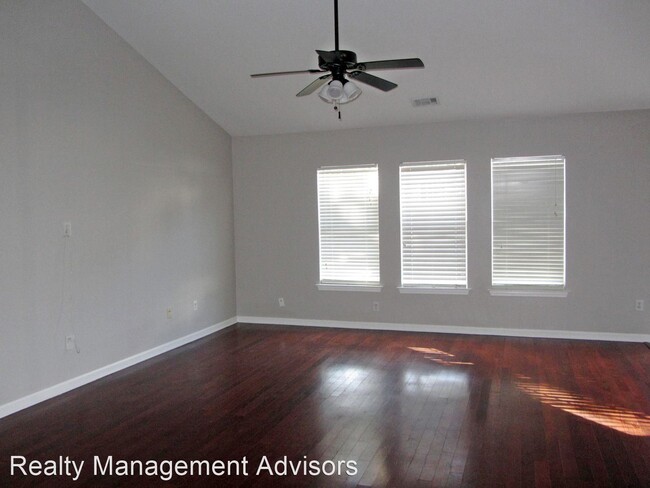 Building Photo - 3 br, 2 bath House - 35 Pine Ridge Dr