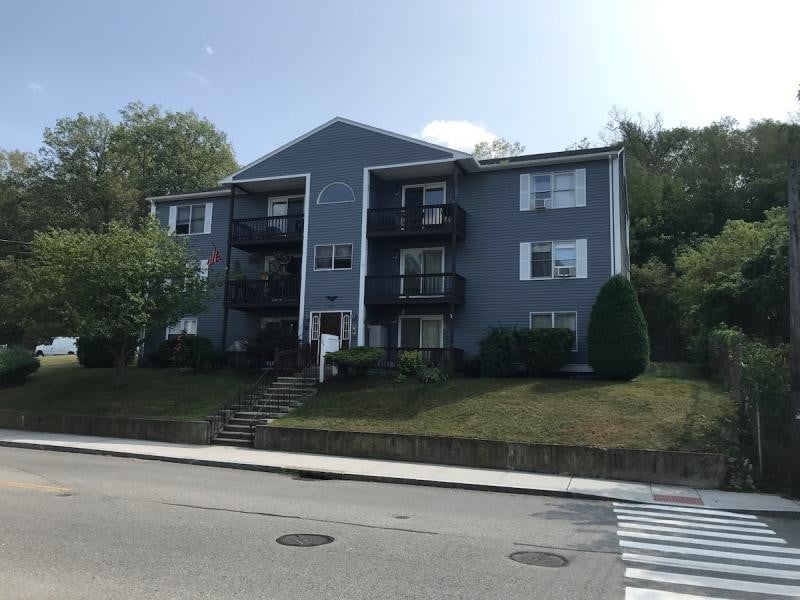283 Privilege Street Unit 4, Woonsocket, RI 02895 Condo for Rent in