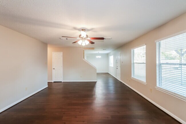 Foto del edificio - 4611 Dove Springs Dr