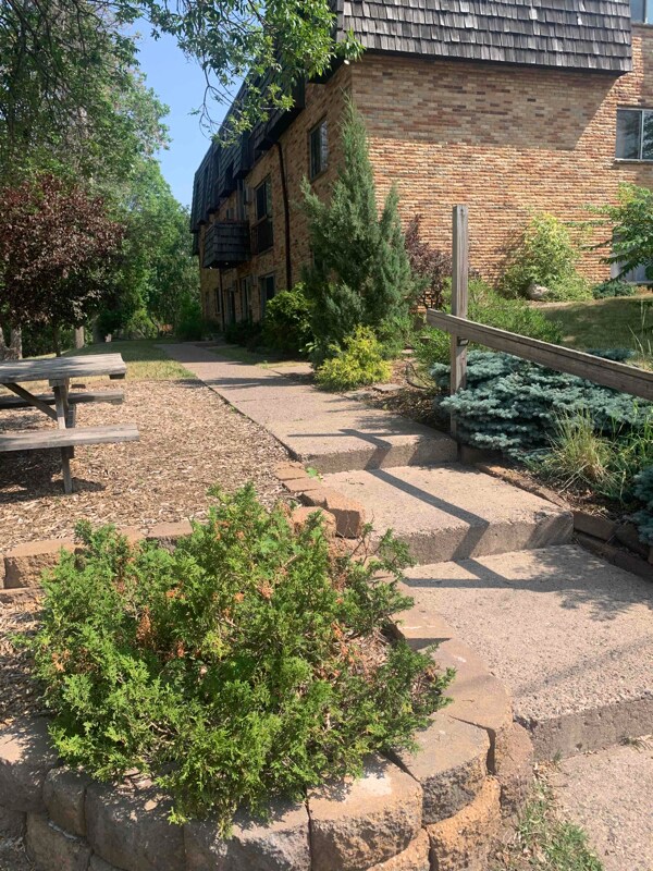 3637 Bellaire Ave Unit 302, White Bear Lake, MN 55110 Room for Rent