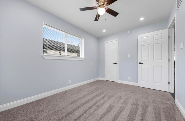 Building Photo - 4116 Linn St