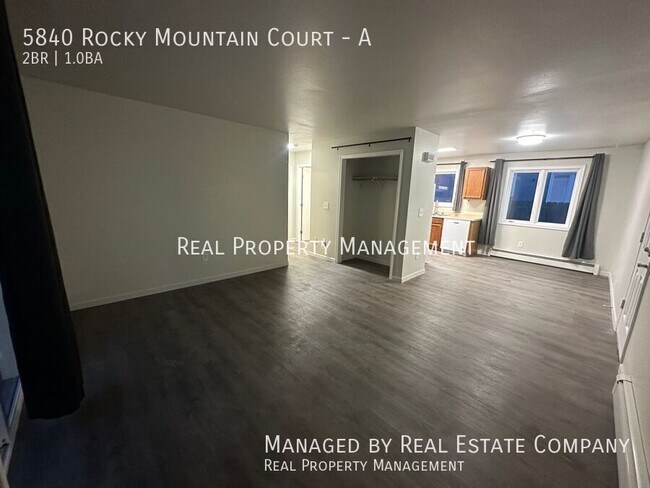 Foto del edificio - 5840 Rocky Mountain Ct