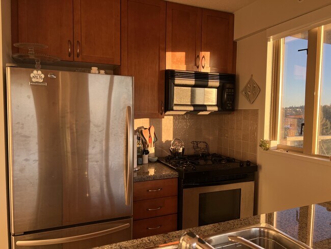 Photo du bâtiment - 1316 W 11th Ave