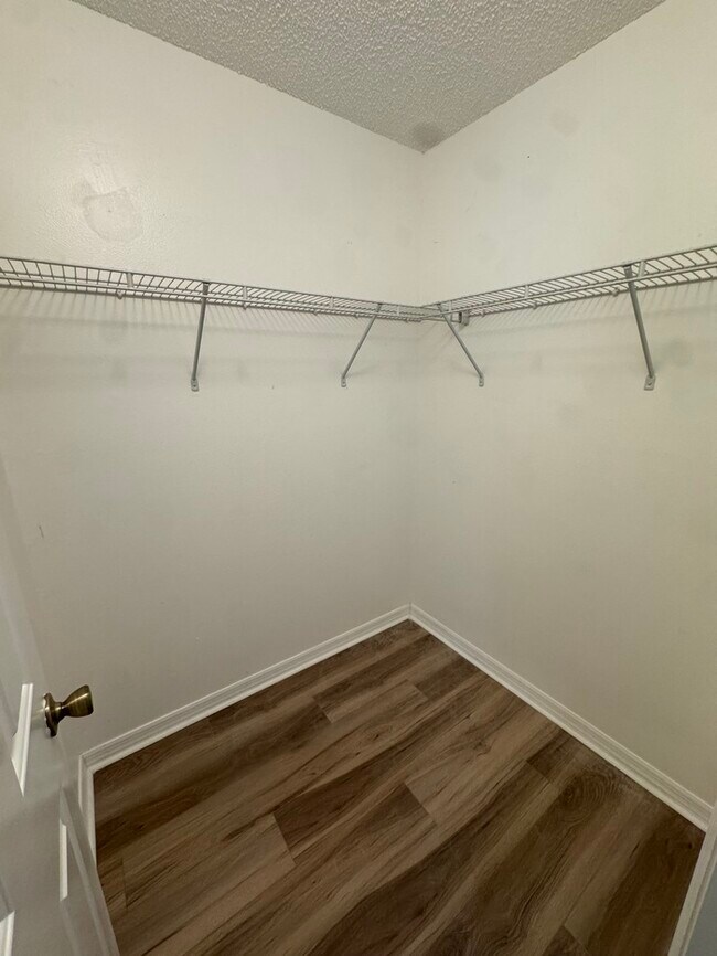 Foto del edificio - 81 S Courtland Blvd