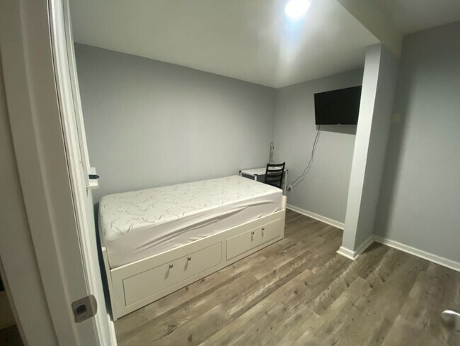 Foto del edificio - 3250 Willard Dr