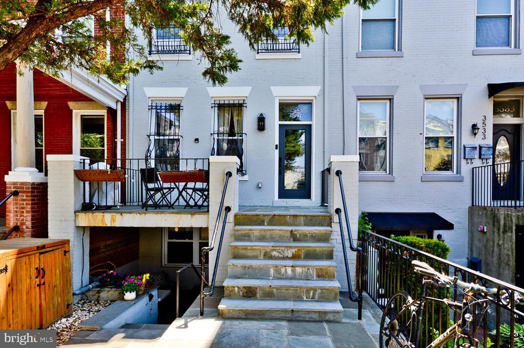 Foto principal - 3535 13th St NW