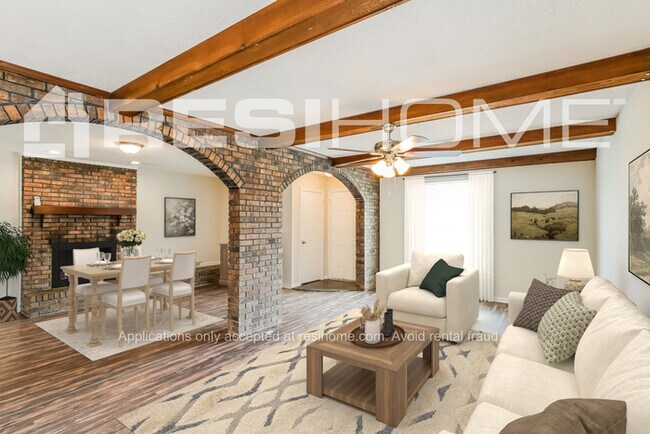 Building Photo - 1150 Woodvale Dr