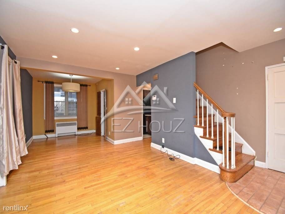 Foto principal - 4 br, 2 bath House - 4508 Fairview Avenue
