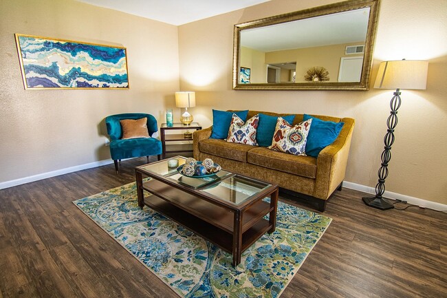 Building Photo - 15100 Golden Eagle Dr