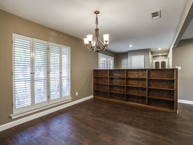 Building Photo - 15621 Terrace Lawn Cir