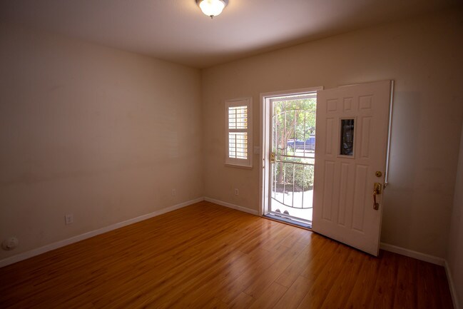 Building Photo - 758 Bonita Ave