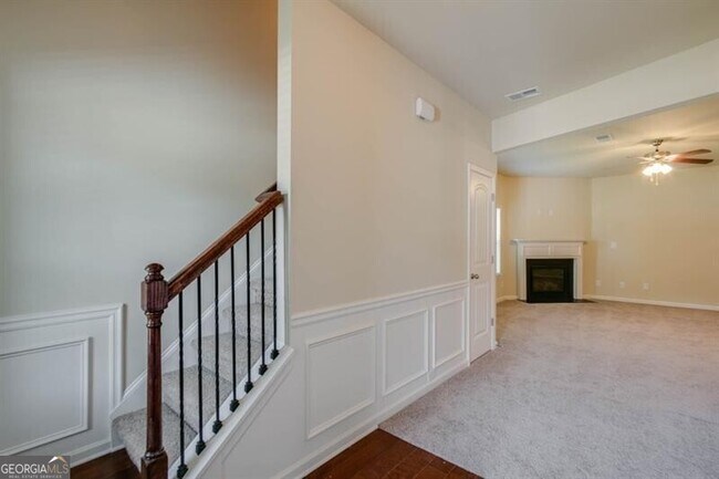 Building Photo - 6017 Cloverfield Way