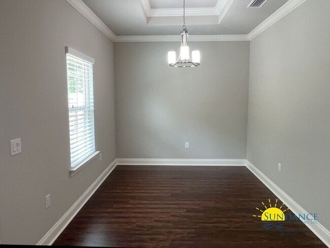Building Photo - 8181 Pamplona St