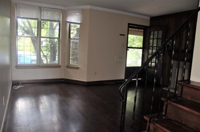 Building Photo - 1686 King Ave