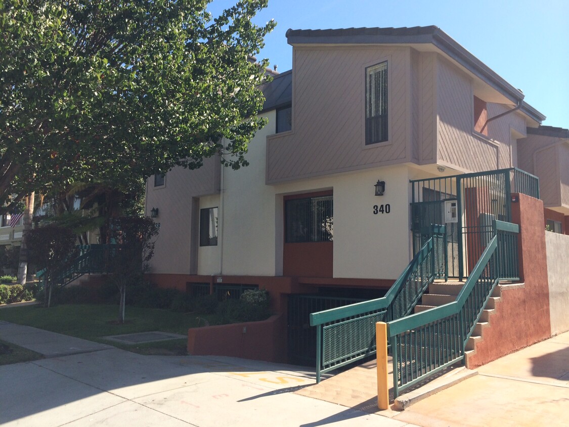 Primary Photo - 340 W Wilson Ave