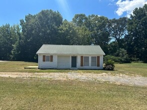 Building Photo - 6610 SC-81