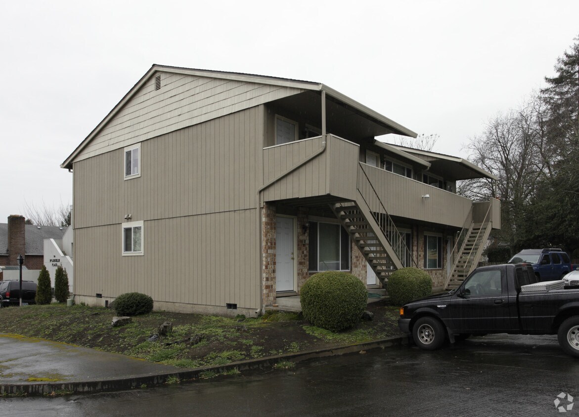 Primary Photo - 1800 W Reserve St
