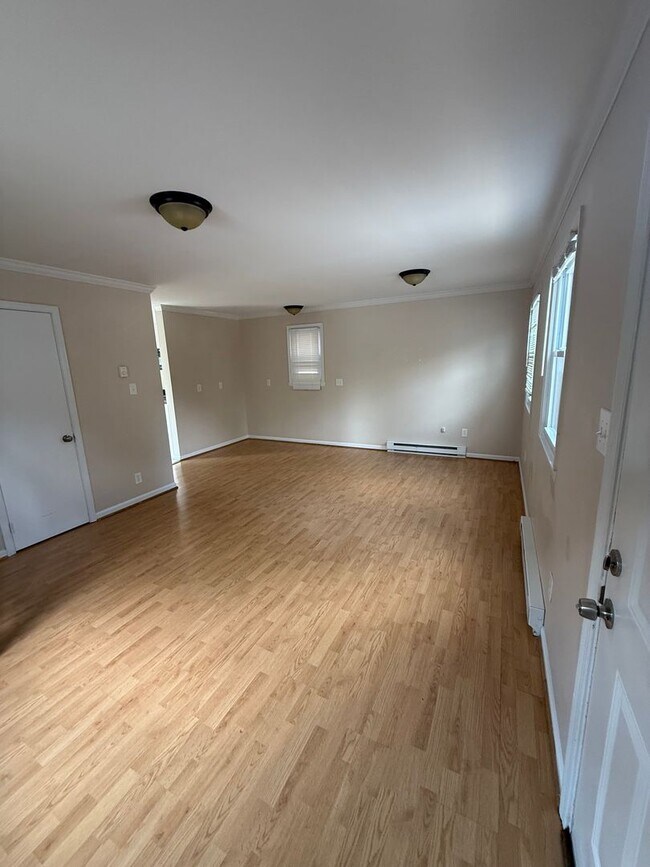 Foto del edificio - Single Family House located on Liberty Str...