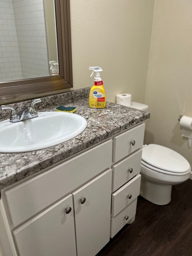 Building Photo - 1211 Dover St