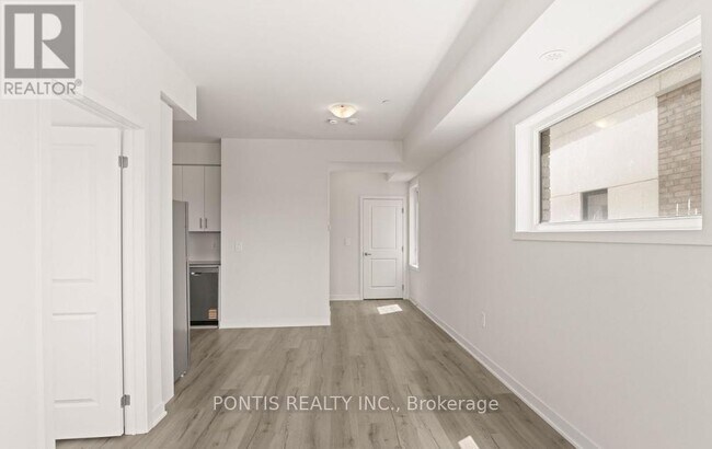 Building Photo - 1695-1695 Dersan St