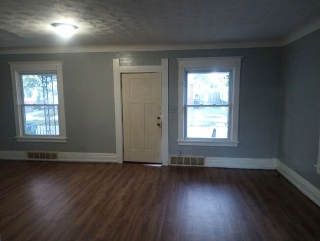 Building Photo - 826 Mason St