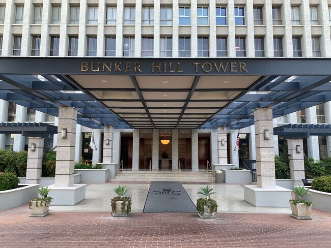 Entrance off Plaza Guest Parking - 800 W 1st St