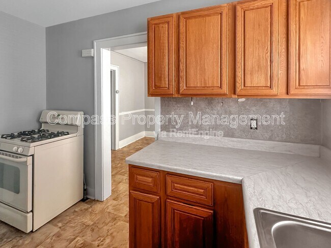 Foto del edificio - 705 Knapp St NE