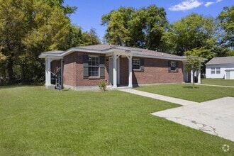 Building Photo - 233 Palmetto Ln