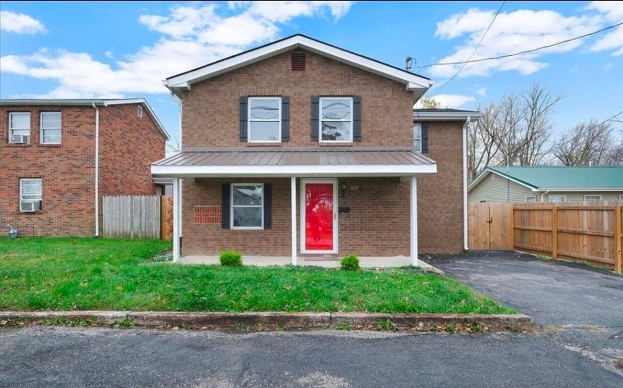 Primary Photo - Beautifully Updated Scottsburg Home with Modern Kitchen & Private Backyard
