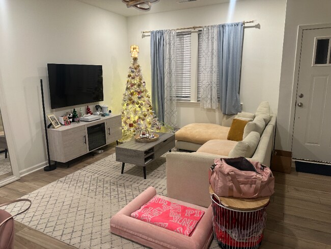 Foto del edificio - 3087 Spline Cir