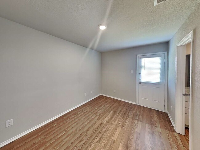 Building Photo - 5528 Verdugos Pl