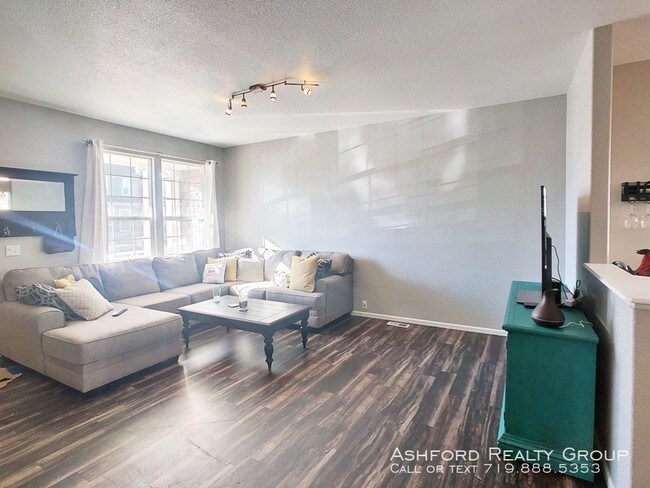Foto del edificio - 2712 Brooksedge View