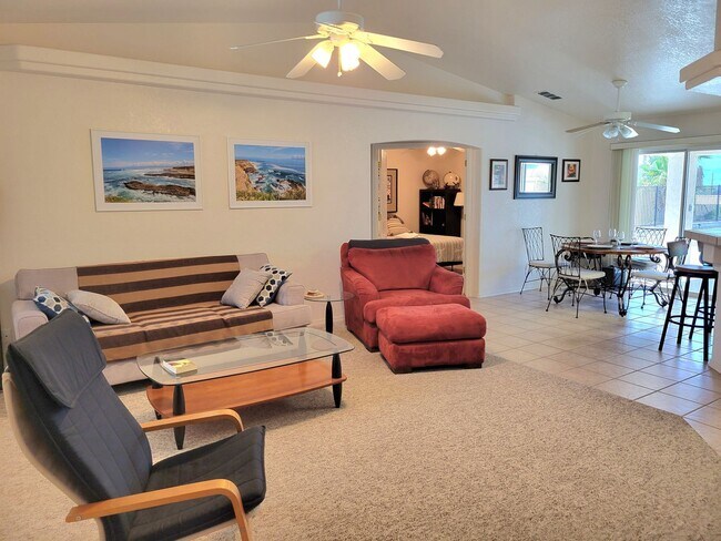 Building Photo - Winter Furnished Available 3 Month Lease