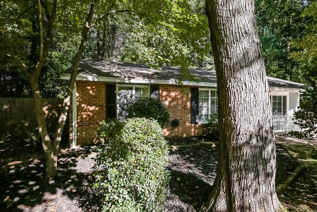 Foto del edificio - 6204 Judas Tree Ln