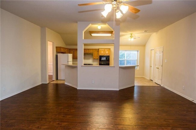 Building Photo - 1524 Pine Bluff Dr